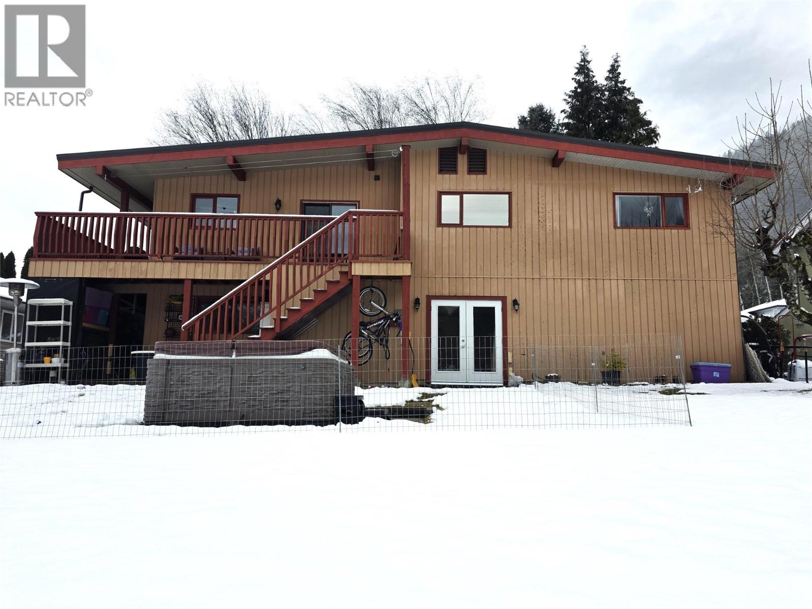 5713 Woodland Drive, Nelson, British Columbia  V1L 6Y2 - Photo 4 - 10379673