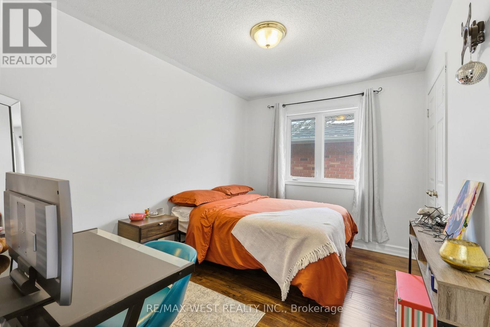 20 Eakins Crescent, Kawartha Lakes, Ontario  K9V 6J9 - Photo 23 - X12876288