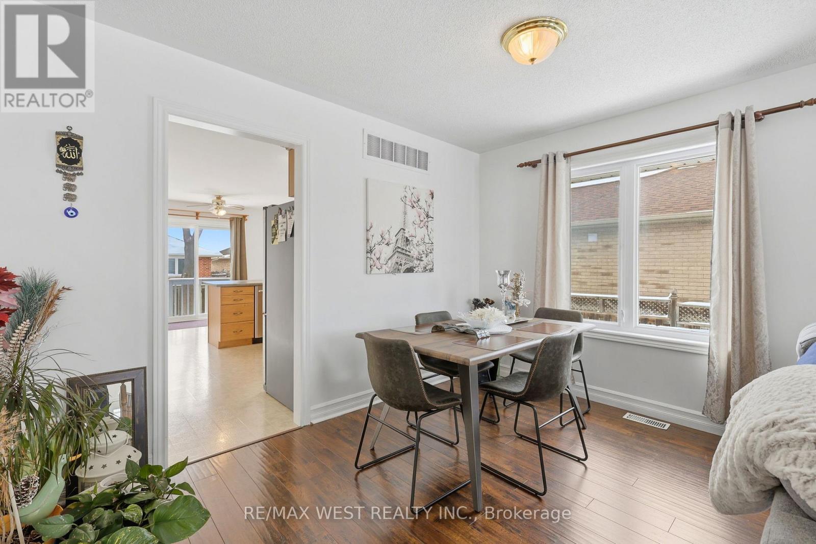 20 Eakins Crescent, Kawartha Lakes, Ontario  K9V 6J9 - Photo 11 - X12876288