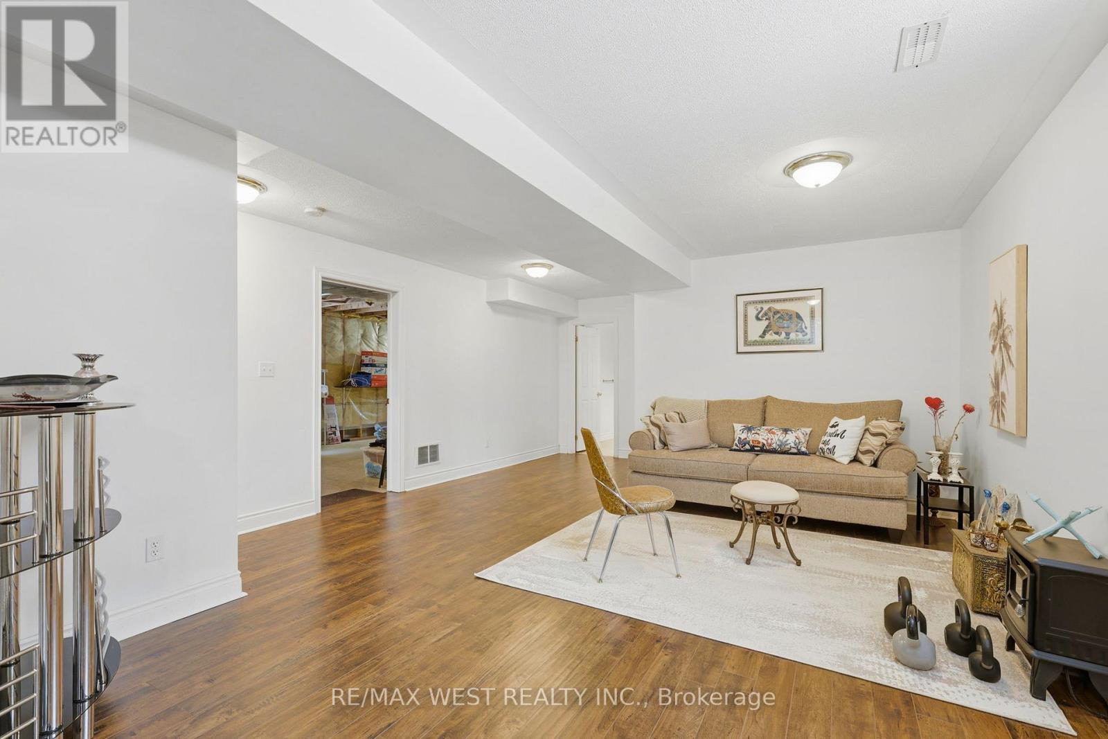 20 Eakins Crescent, Kawartha Lakes, Ontario  K9V 6J9 - Photo 34 - X12876288