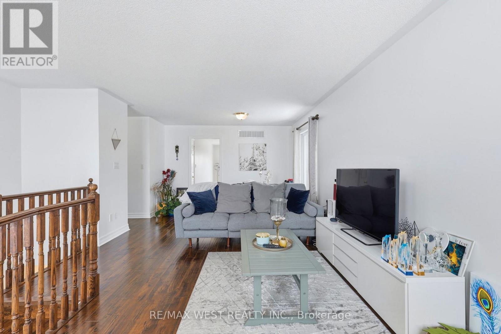 20 Eakins Crescent, Kawartha Lakes, Ontario  K9V 6J9 - Photo 7 - X12876288