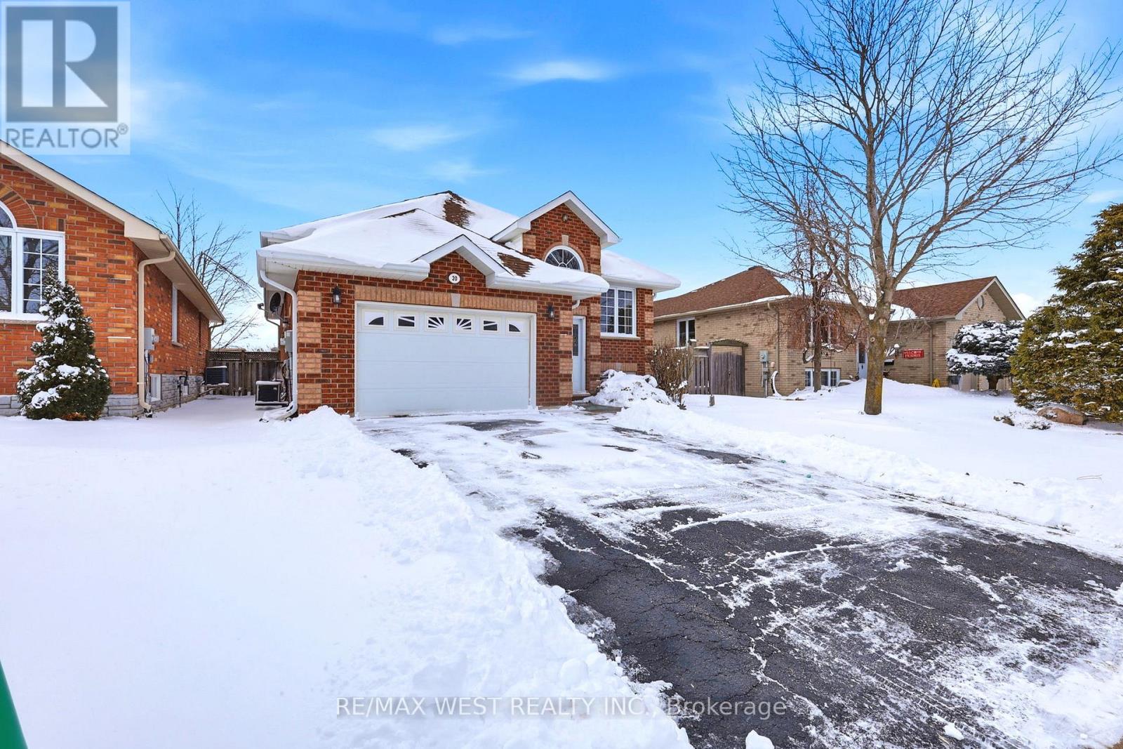 20 Eakins Crescent, Kawartha Lakes, Ontario  K9V 6J9 - Photo 3 - X12876288