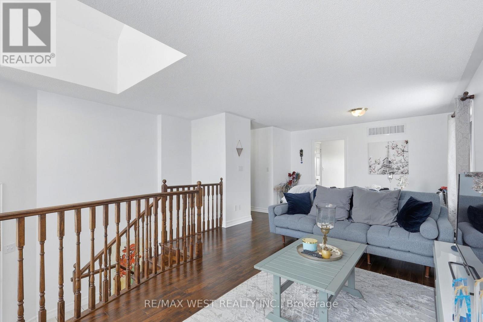 20 Eakins Crescent, Kawartha Lakes, Ontario  K9V 6J9 - Photo 8 - X12876288