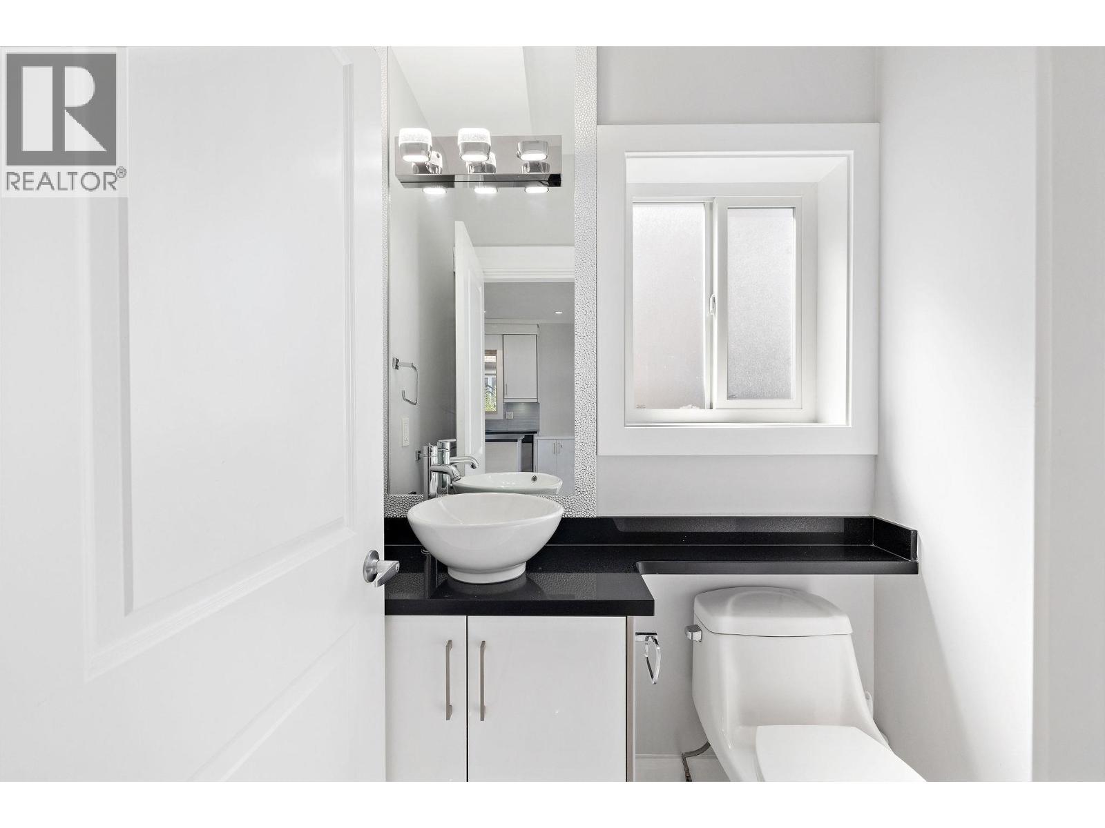 1 2430 E 41 Street, Vancouver, British Columbia  V5R 2W4 - Photo 13 - R3101103