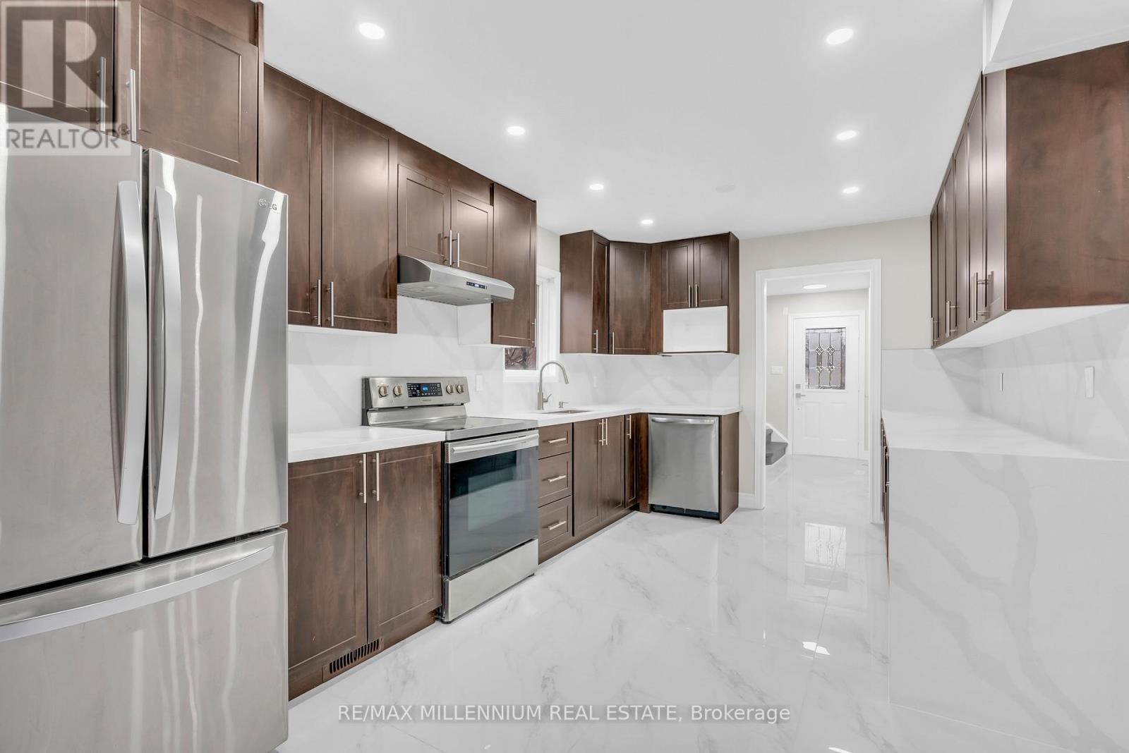 76 Sunley Crescent, Brampton, Ontario  L6Y 5B7 - Photo 10 - W12897720