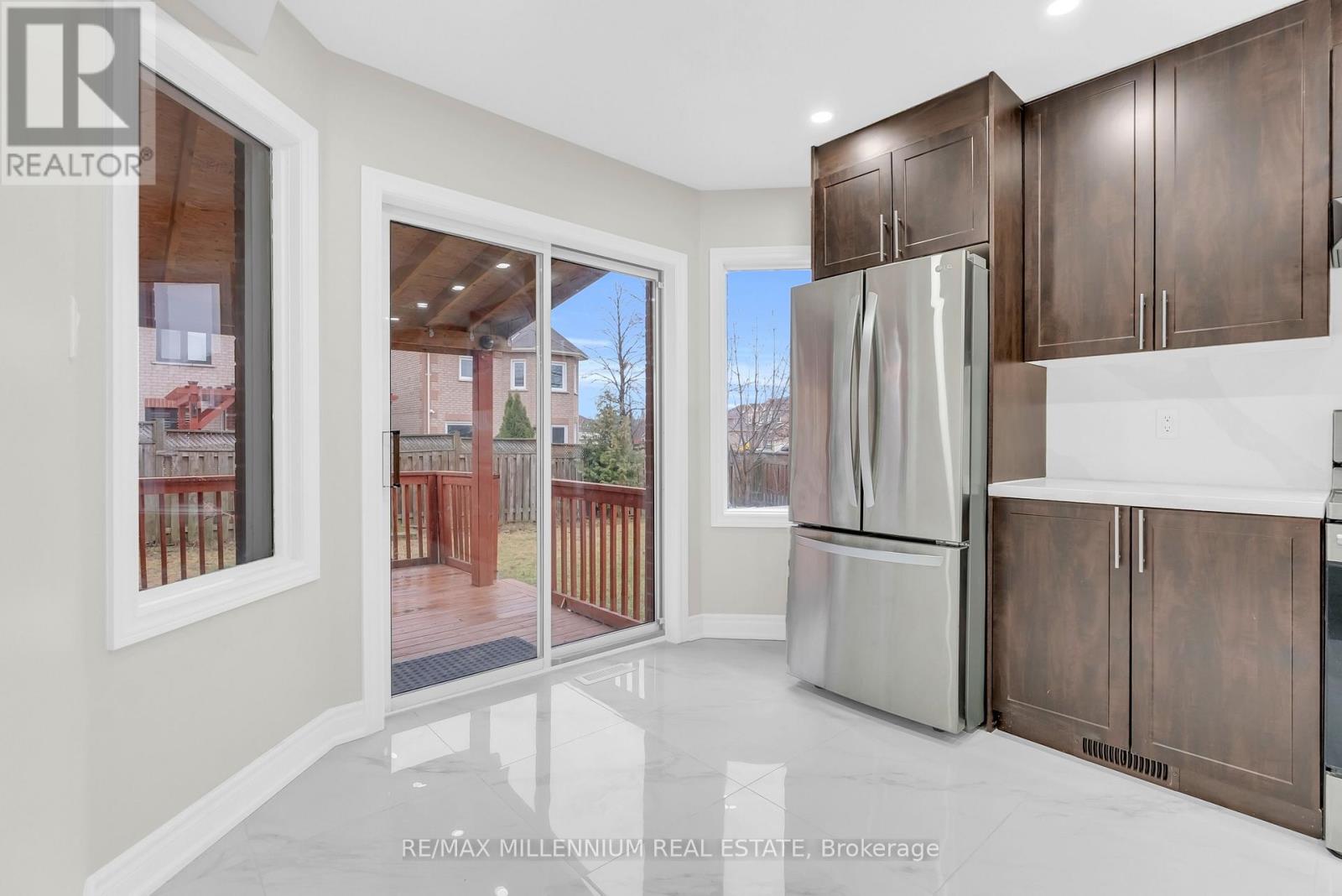 76 Sunley Crescent, Brampton, Ontario  L6Y 5B7 - Photo 11 - W12897720