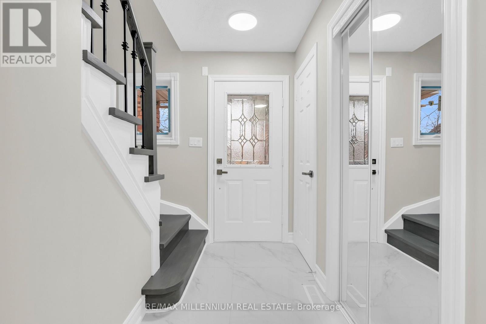 76 Sunley Crescent, Brampton, Ontario  L6Y 5B7 - Photo 6 - W12897720