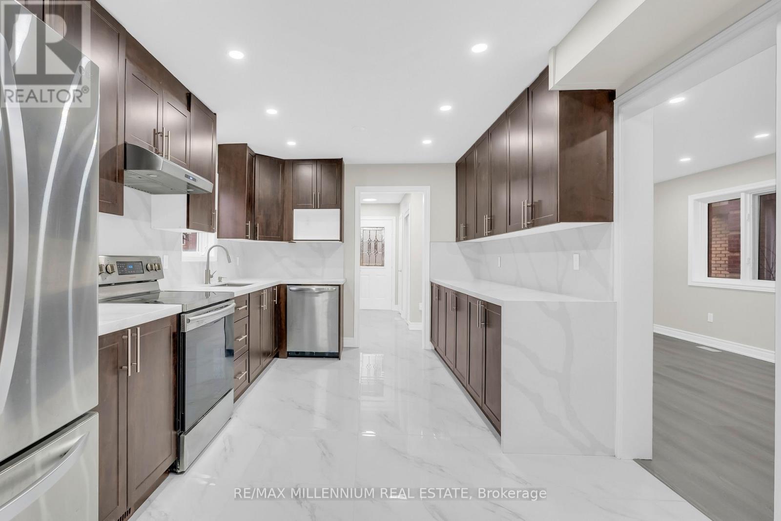 76 Sunley Crescent, Brampton, Ontario  L6Y 5B7 - Photo 9 - W12897720