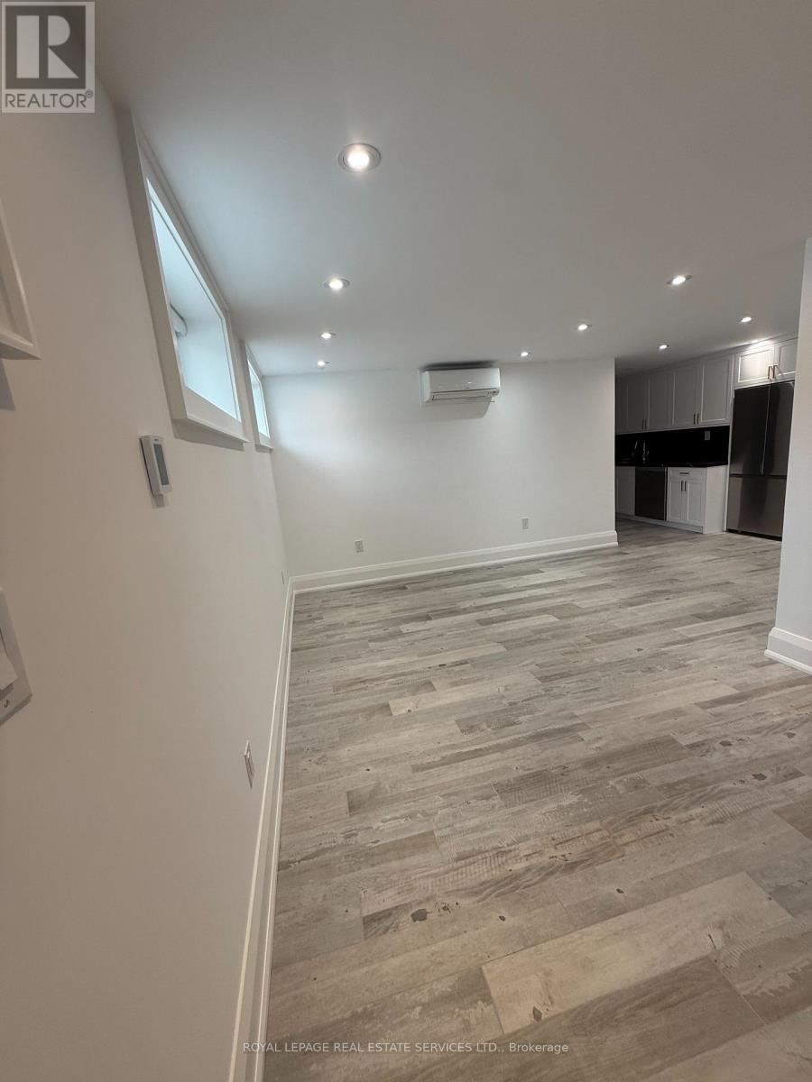 Basement - 2101 Ian Avenue E, Mississauga, Ontario  L5A 1C4 - Photo 4 - W12897722