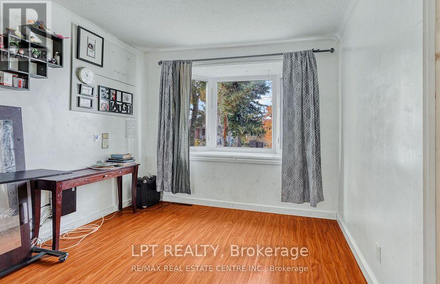 421 St Augustine Drive, Oakville, Ontario  L6K 3G1 - Photo 10 - W12897724