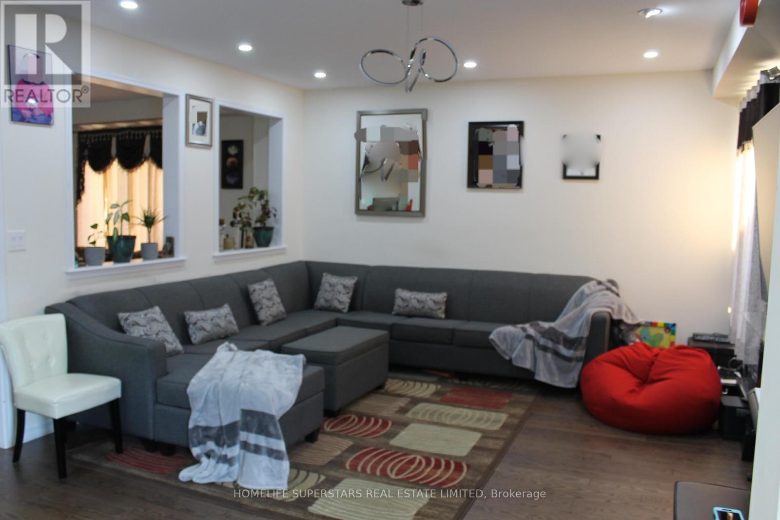 21 Iguana Trail, Brampton, Ontario  L7A 4N2 - Photo 3 - W12897726