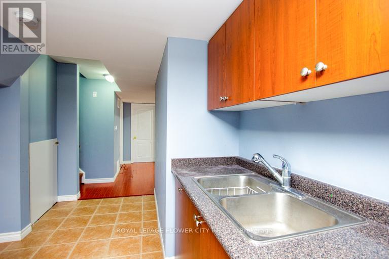 18 Saint Eugene Street, Brampton, Ontario  L6Y 0K9 - Photo 12 - W12897730