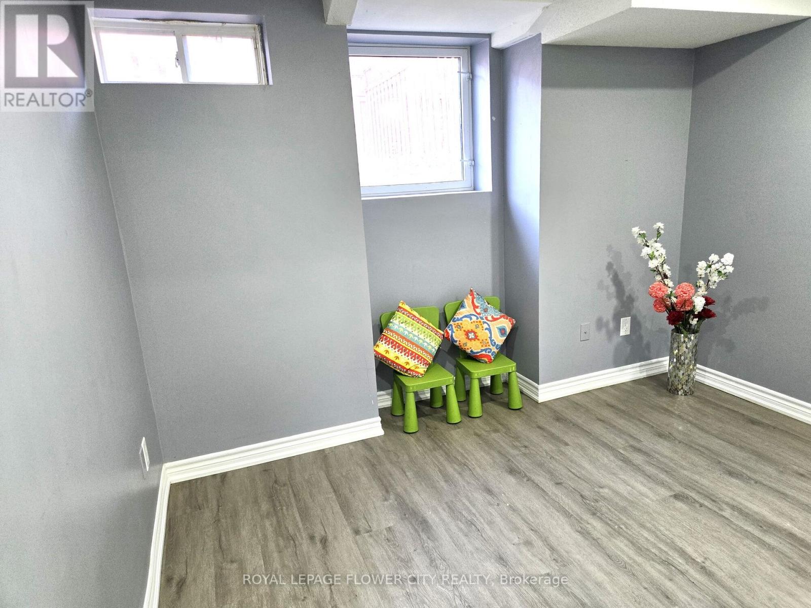 18 Saint Eugene Street, Brampton, Ontario  L6Y 0K9 - Photo 5 - W12897730