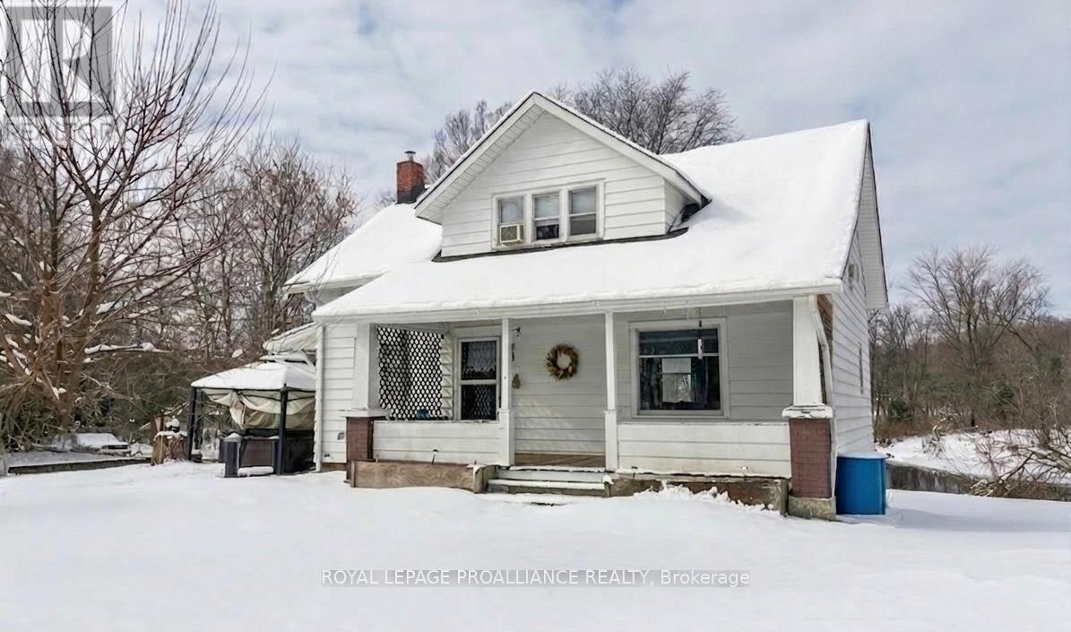 1022 BRIDGE STREET, Frontenac, Ontario