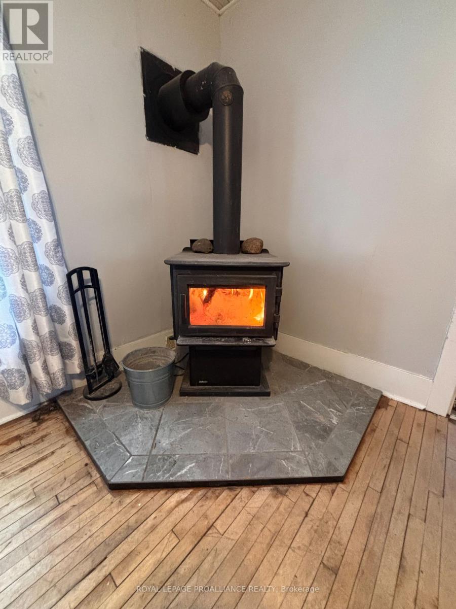 1022 Bridge Street, Frontenac, Ontario  K0H 1B0 - Photo 9 - X12696074