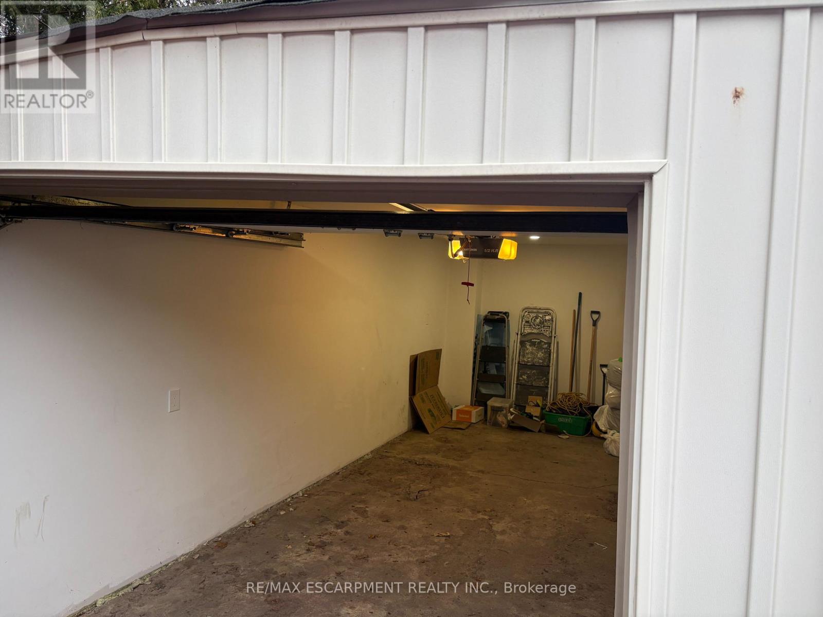 Garage - 316 Houghton Avenue, Hamilton, Ontario  L8K 2N3 - Photo 2 - X12897740