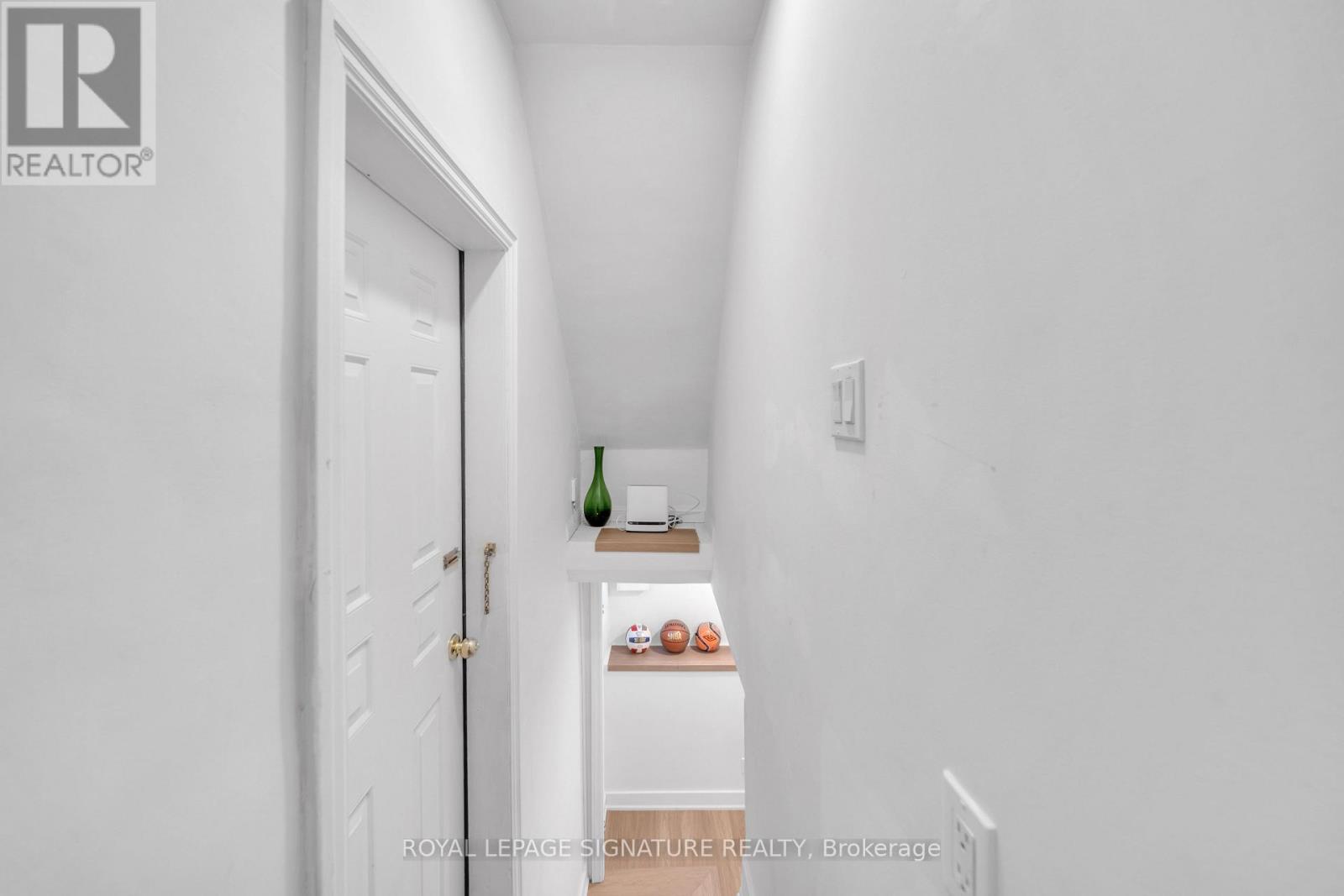 70 Cranbrooke Avenue, Toronto, Ontario  M5M 1M4 - Photo 23 - C12872878