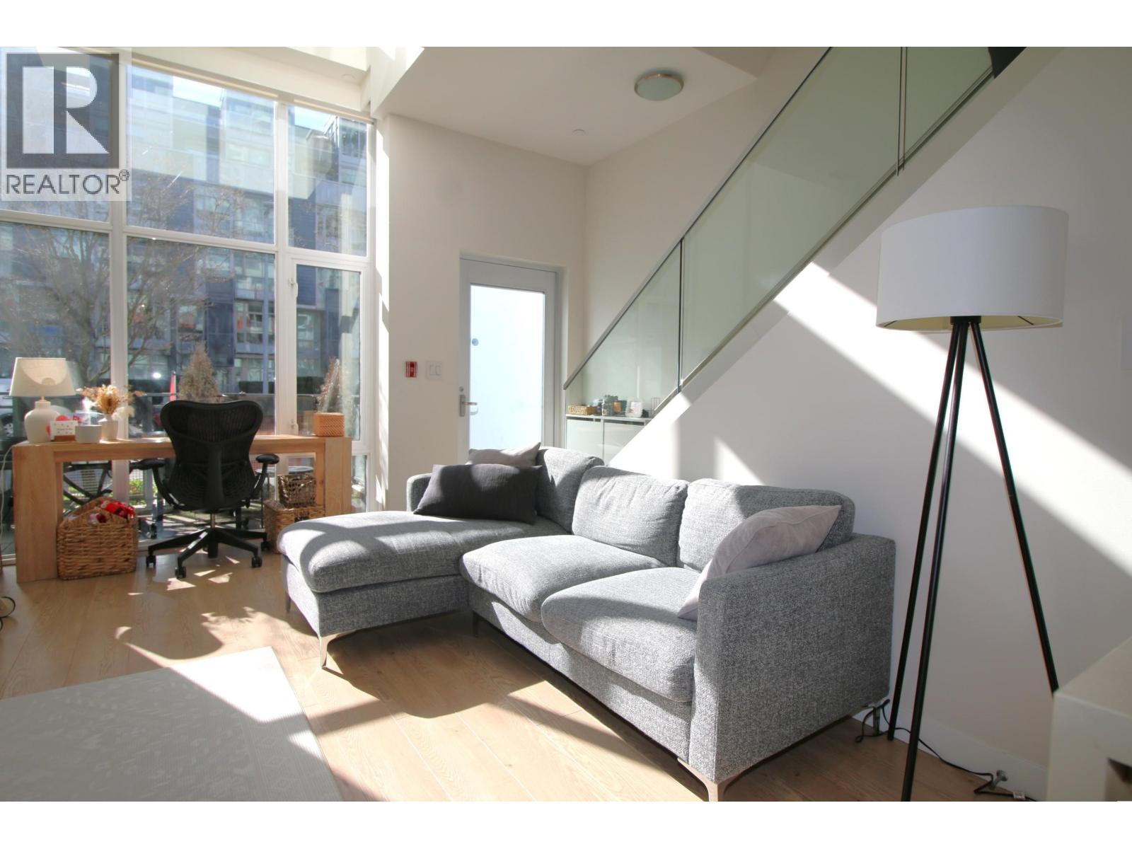 125 E 1st Avenue, Vancouver, British Columbia  V6A 0E8 - Photo 4 - R3101340