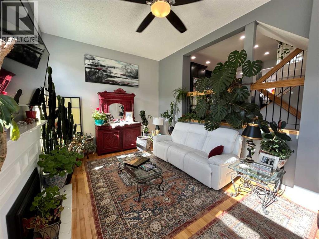 340 Point Mckay Gardens NW, Calgary, Alberta  T3B 4V8 - Photo 6 - A2293763