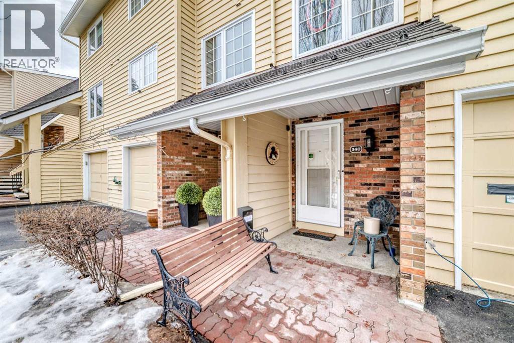 340 Point Mckay Gardens NW, Calgary, Alberta  T3B 4V8 - Photo 2 - A2293763