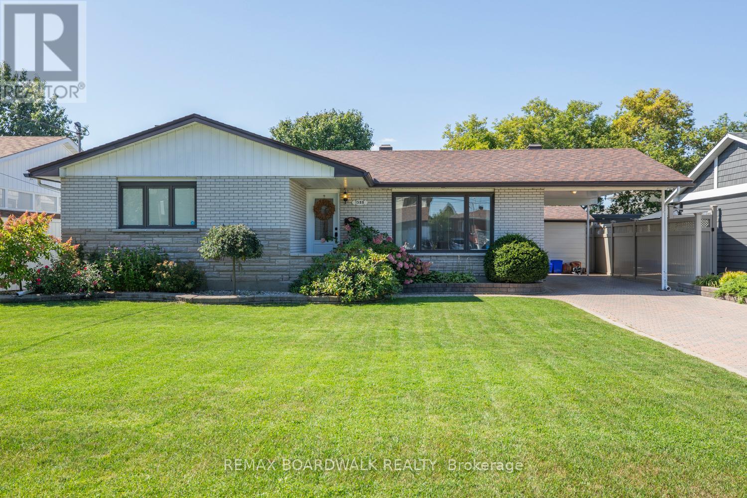 1588 MAXIME STREET, ottawa, Ontario