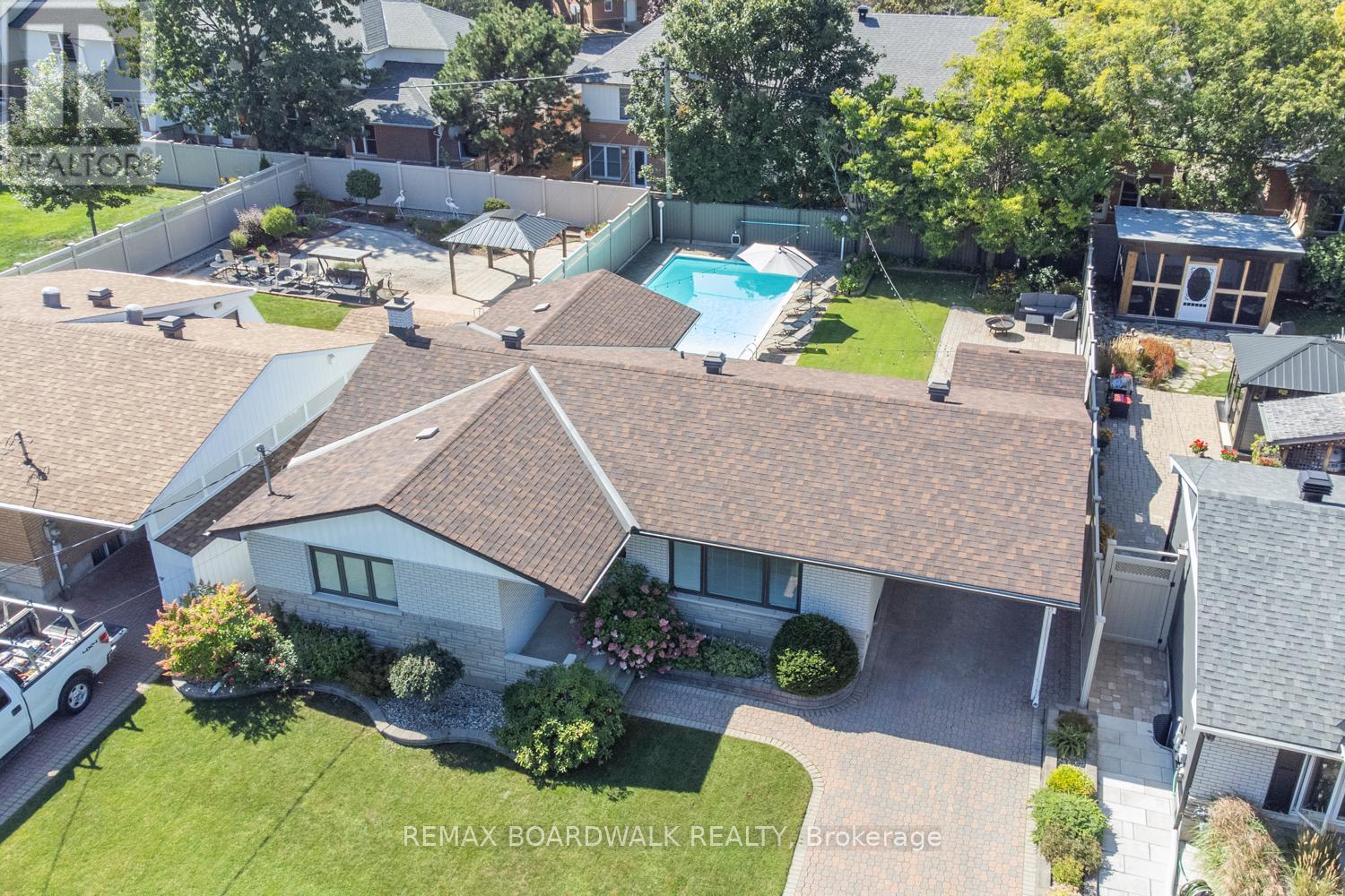 1588 Maxime Street, Ottawa, Ontario  K1B 3L1 - Photo 2 - X12897778