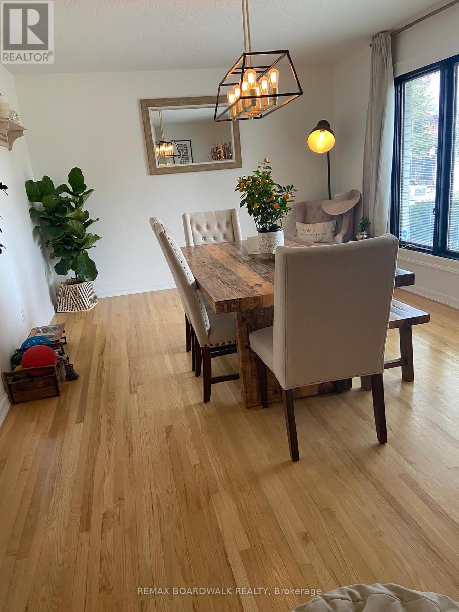 1588 Maxime Street, Ottawa, Ontario  K1B 3L1 - Photo 5 - X12897778