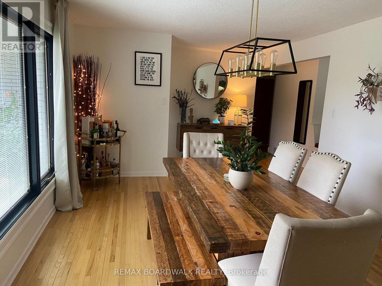 1588 Maxime Street, Ottawa, Ontario  K1B 3L1 - Photo 6 - X12897778