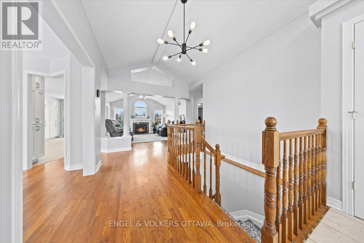 237 Heather Crescent, Mississippi Mills, Ontario  K0A 1A0 - Photo 3 - X12897810