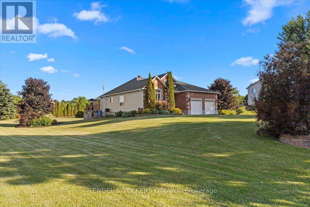 237 Heather Crescent, Mississippi Mills, Ontario  K0A 1A0 - Photo 41 - X12897810