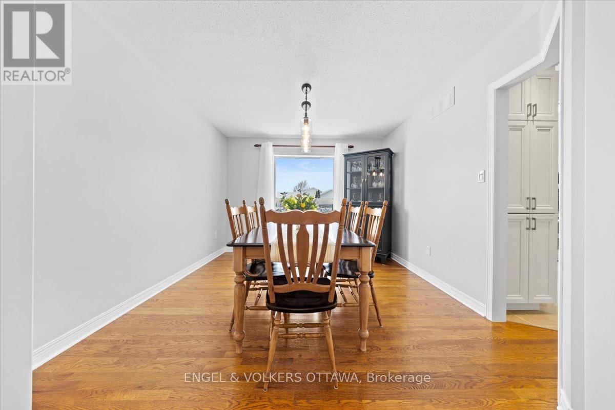 237 Heather Crescent, Mississippi Mills, Ontario  K0A 1A0 - Photo 6 - X12897810