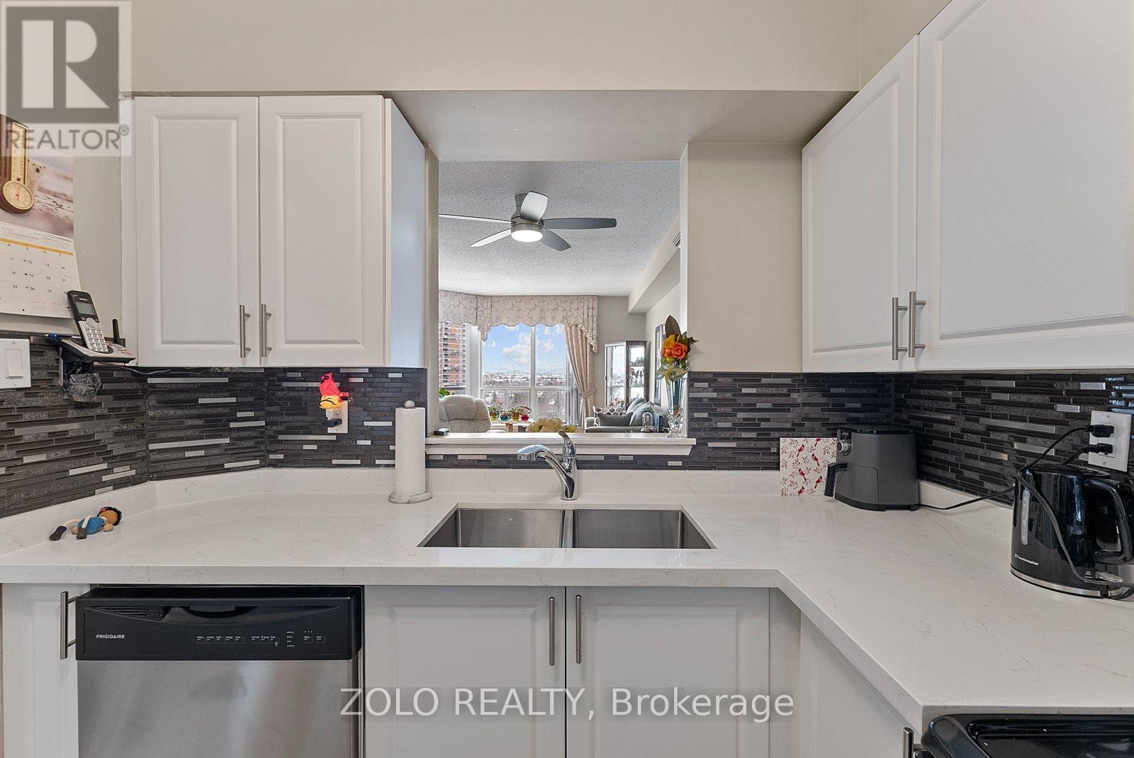 1015 - 430 Mclevin Avenue, Toronto (Malvern), Ontario  M1B 5P1 - Photo 6 - E12897768