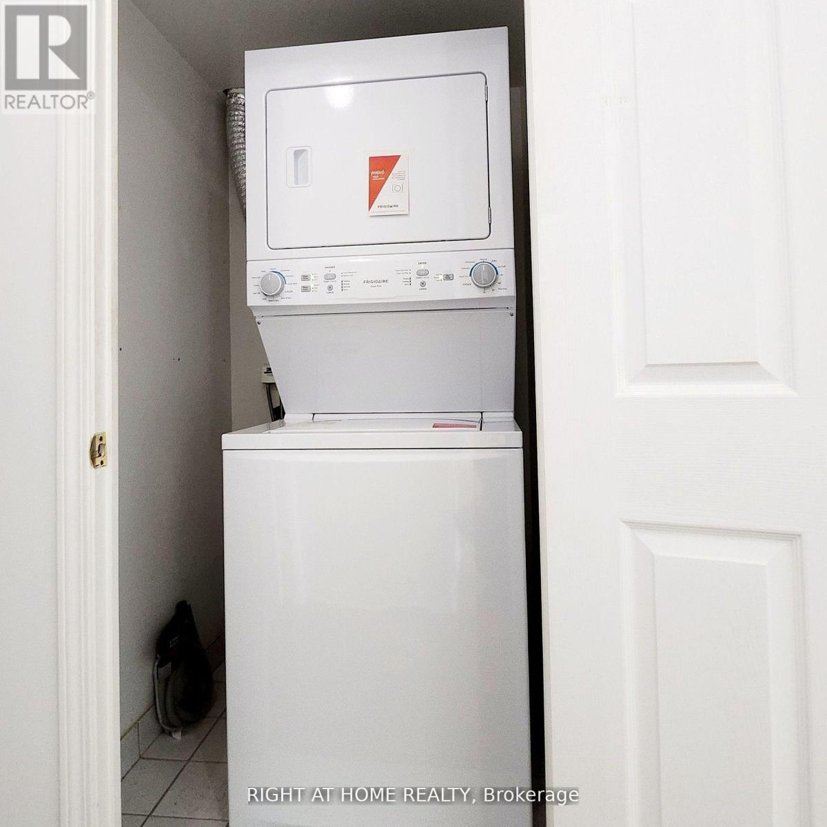 401 - 23 Oneida Crescent, Richmond Hill (Langstaff), Ontario  L4B 0A2 - Photo 10 - N12897770