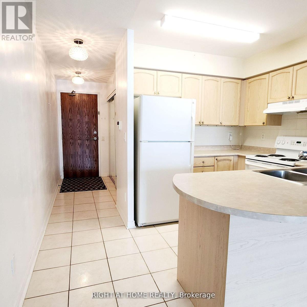 401 - 23 Oneida Crescent, Richmond Hill (Langstaff), Ontario  L4B 0A2 - Photo 4 - N12897770