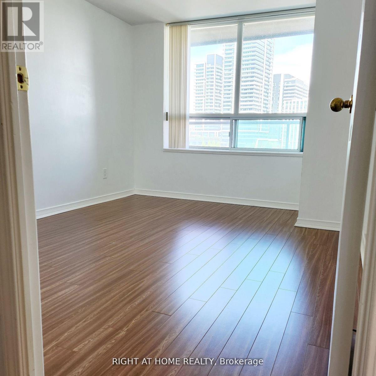 401 - 23 Oneida Crescent, Richmond Hill (Langstaff), Ontario  L4B 0A2 - Photo 9 - N12897770