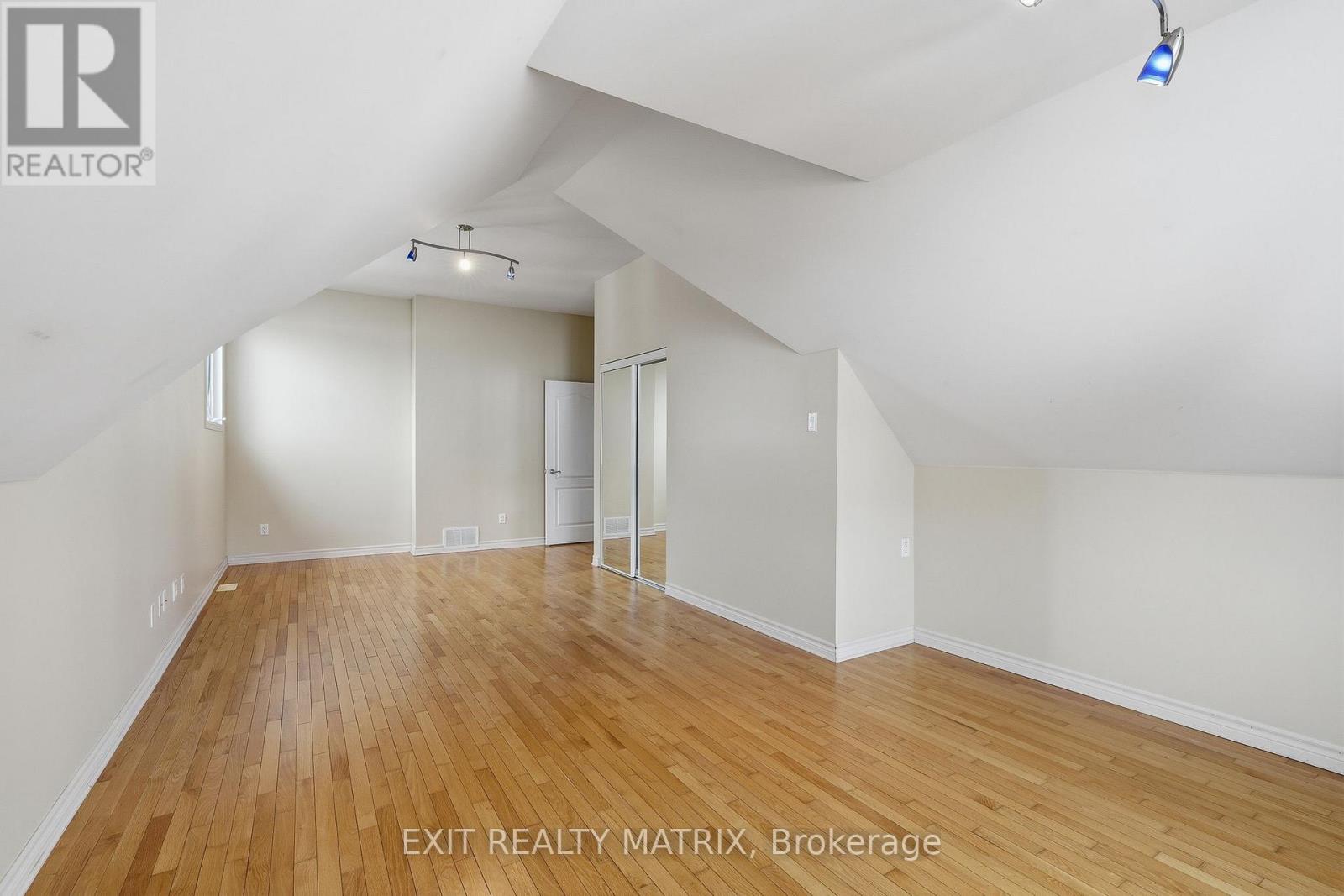 115 Gascon Street, Alfred And Plantagenet, Ontario  K0B 1J0 - Photo 32 - X12897796