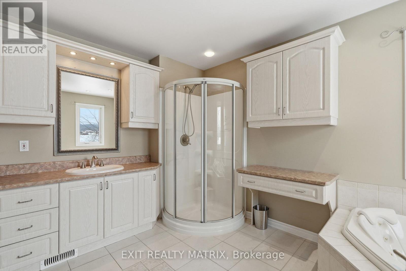 115 Gascon Street, Alfred And Plantagenet, Ontario  K0B 1J0 - Photo 36 - X12897796