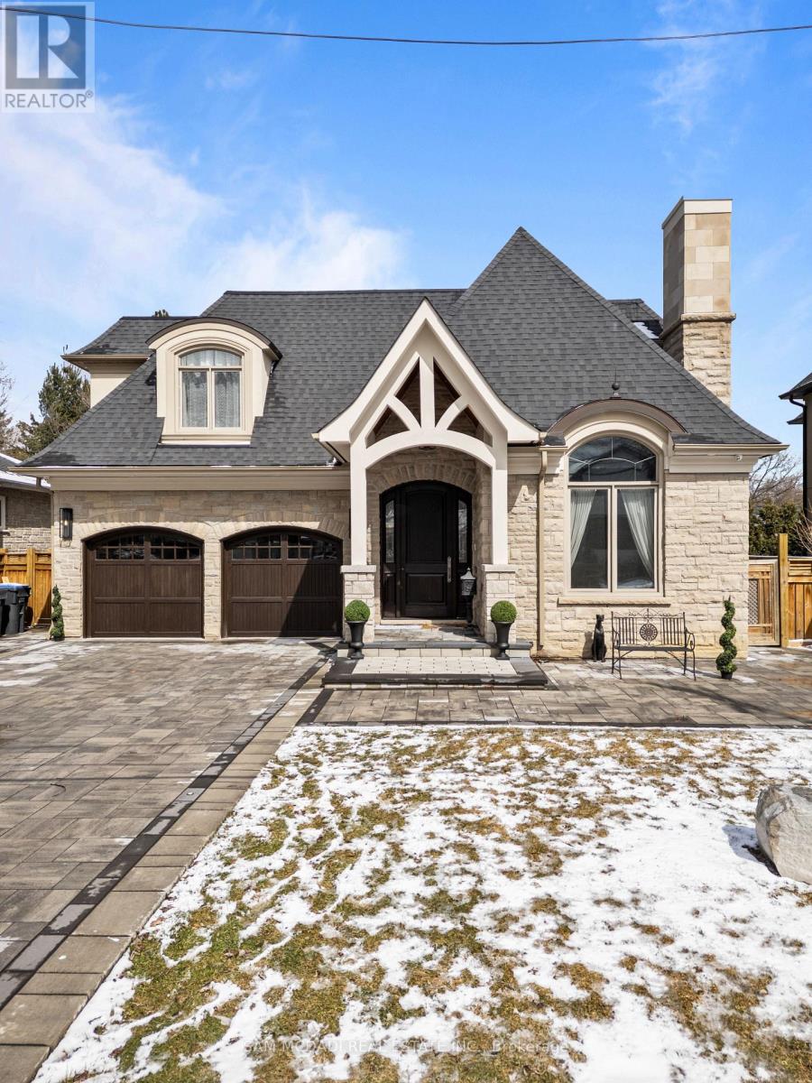 1285 Minnewaska Trail, Mississauga, Ontario  L5G 3S6 - Photo 2 - W12897790