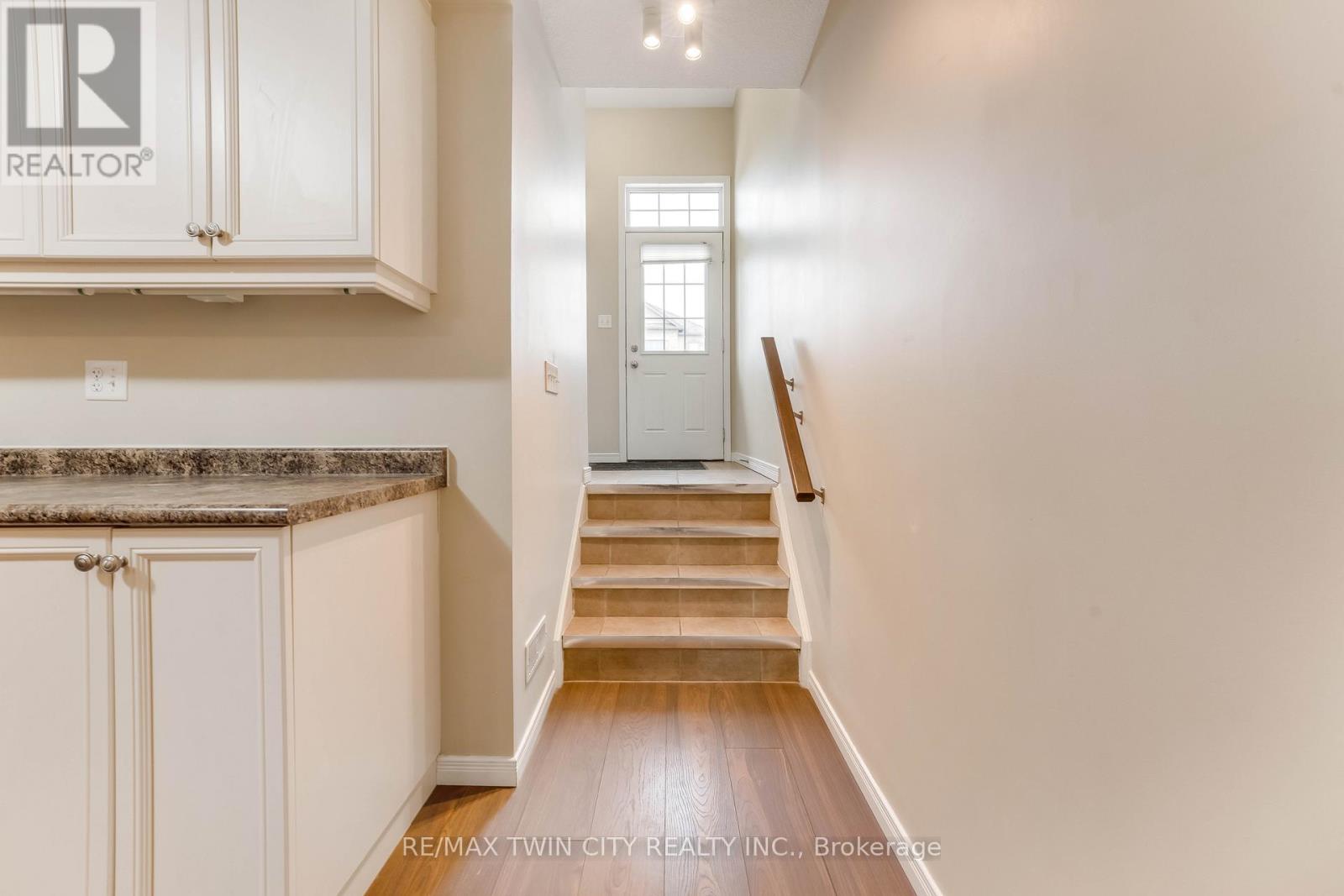 9a - 931 Glasgow Street, Kitchener, Ontario  N2N 0B6 - Photo 7 - X12897760