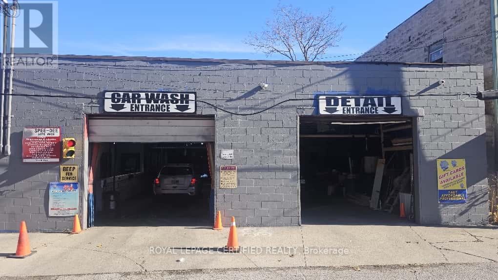 639 Langlois Avenue, Windsor, Ontario  N9A 2G5 - Photo 2 - X12897776