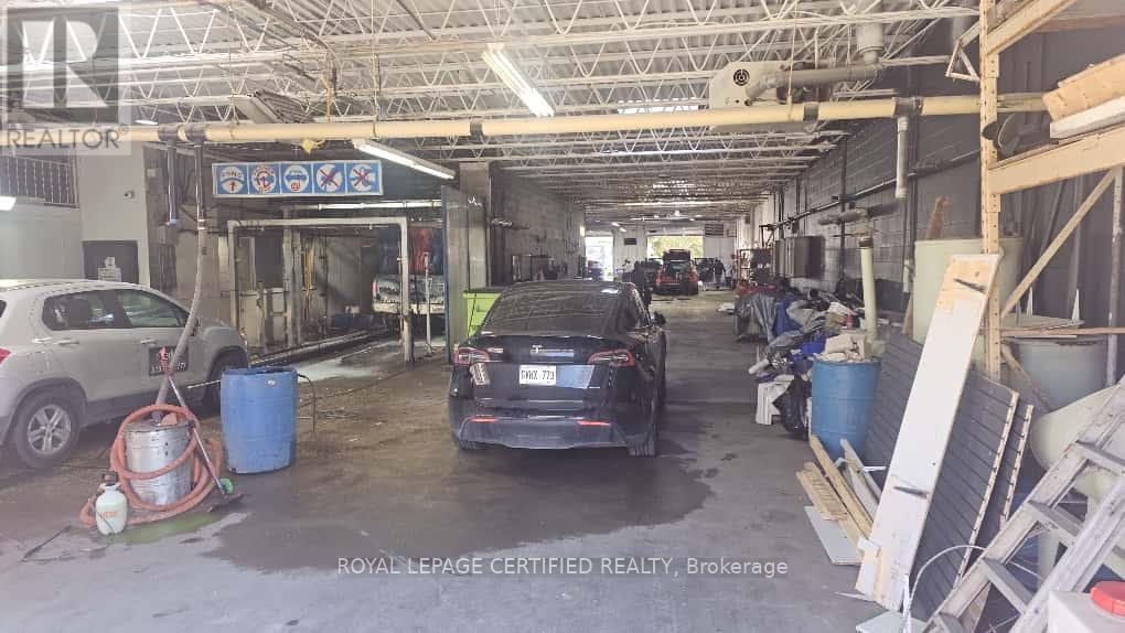 639 Langlois Avenue, Windsor, Ontario  N9A 2G5 - Photo 7 - X12897776