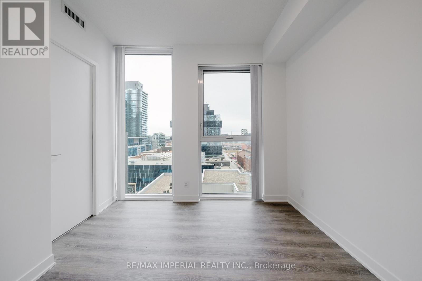 1603 - 180 Front Street E, Toronto, Ontario  M5A 0A9 - Photo 5 - C12883336