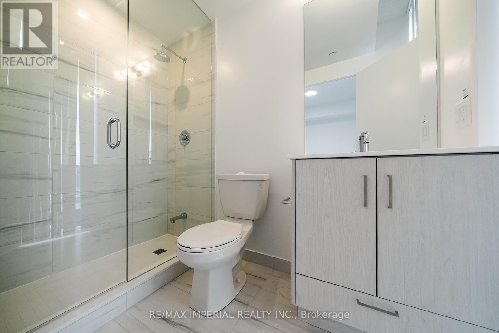 1603 - 180 Front Street E, Toronto, Ontario  M5A 0A9 - Photo 7 - C12883336