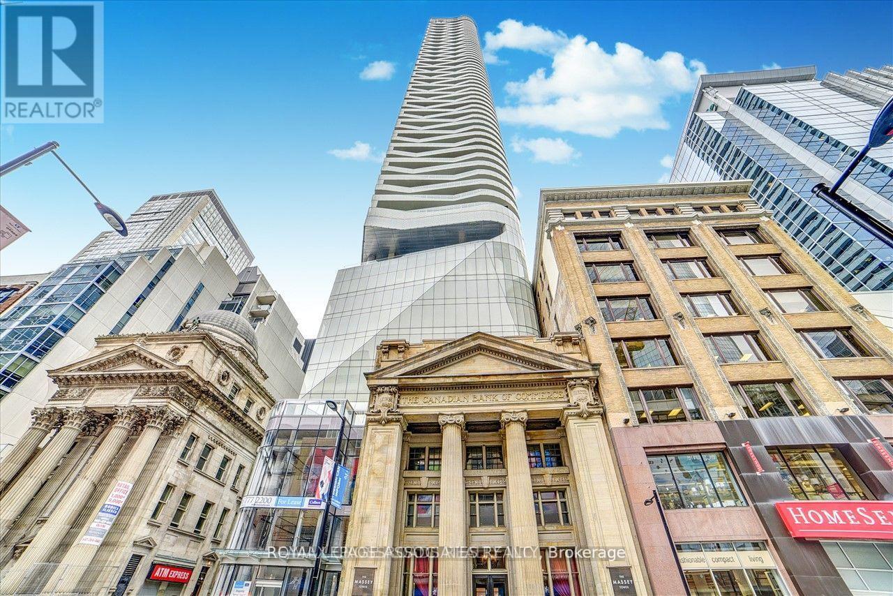 5214 - 197 Yonge Street, Toronto (Church-Yonge Corridor), Ontario  M5B 1M4 - Photo 2 - C12896302