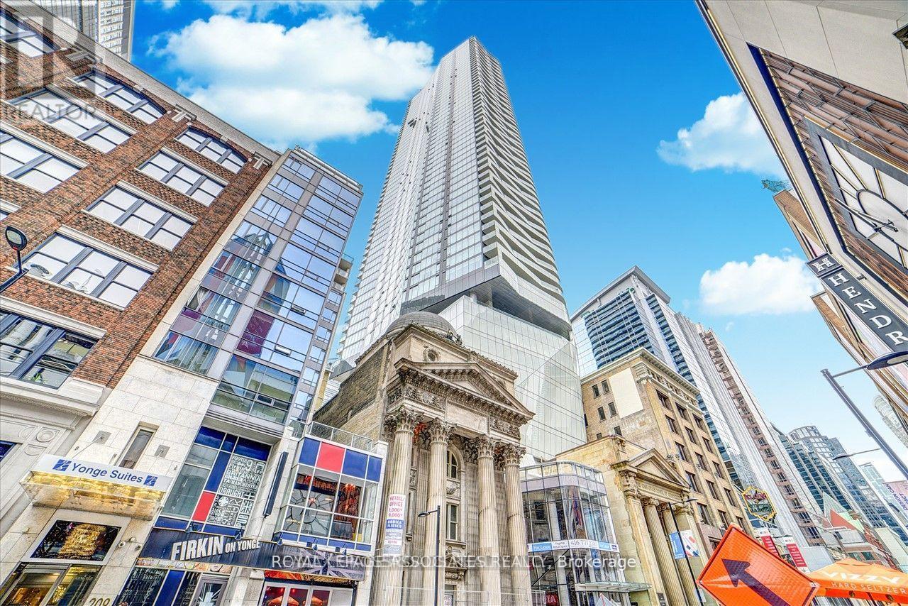 5214 - 197 Yonge Street, Toronto (Church-Yonge Corridor), Ontario  M5B 1M4 - Photo 4 - C12896302