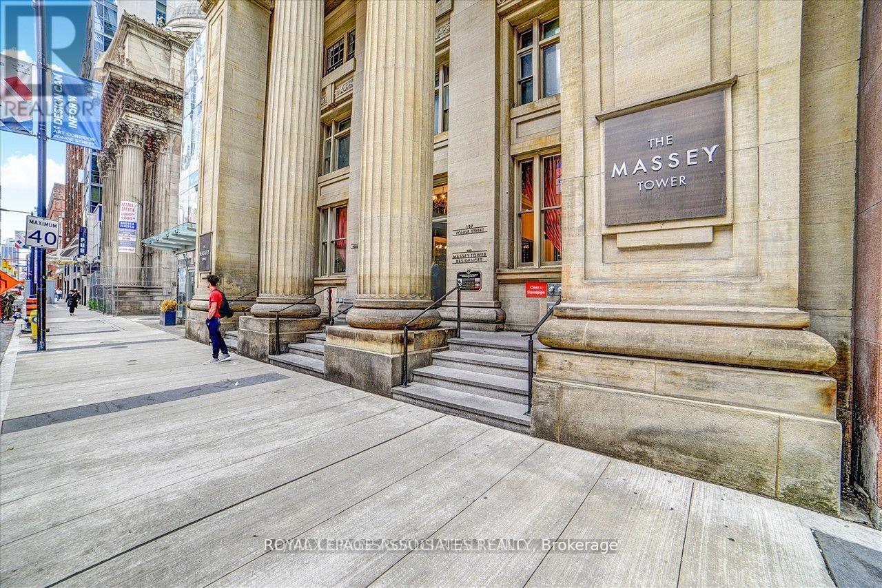 5214 - 197 Yonge Street, Toronto (Church-Yonge Corridor), Ontario  M5B 1M4 - Photo 7 - C12896302