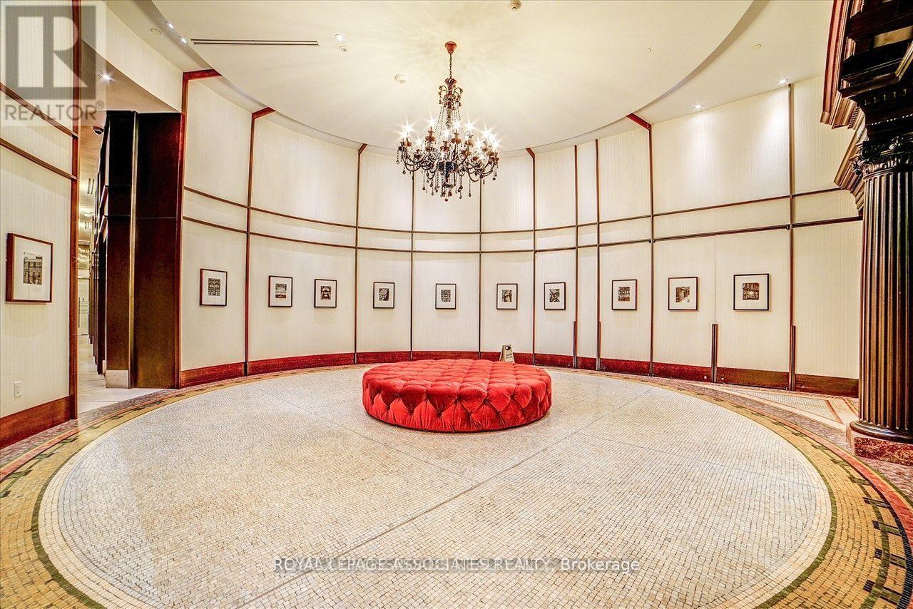 5214 - 197 Yonge Street, Toronto (Church-Yonge Corridor), Ontario  M5B 1M4 - Photo 9 - C12896302