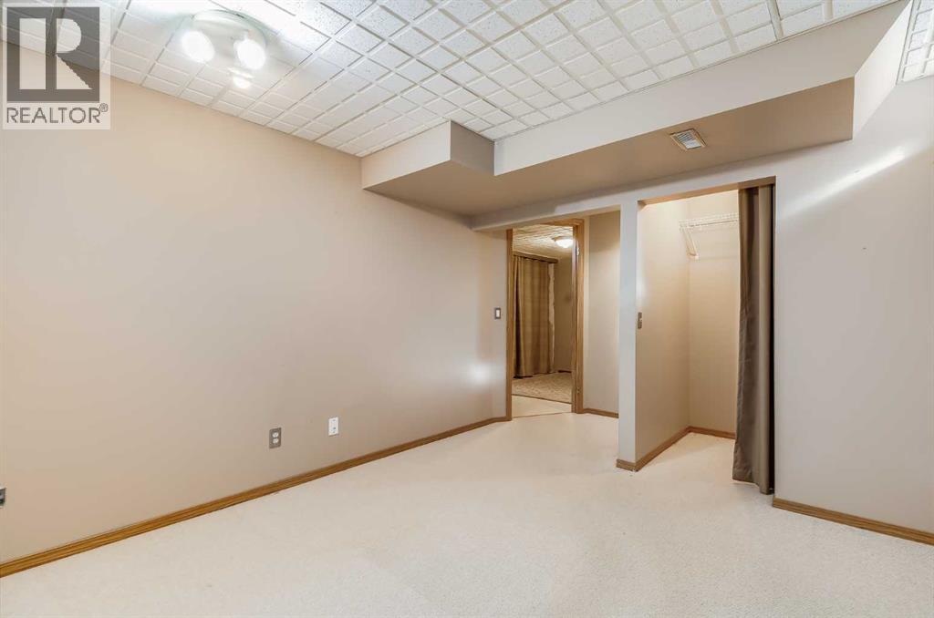 32 Marsella Court Se, Airdrie, Alberta  T4A 1V8 - Photo 13 - A2290045