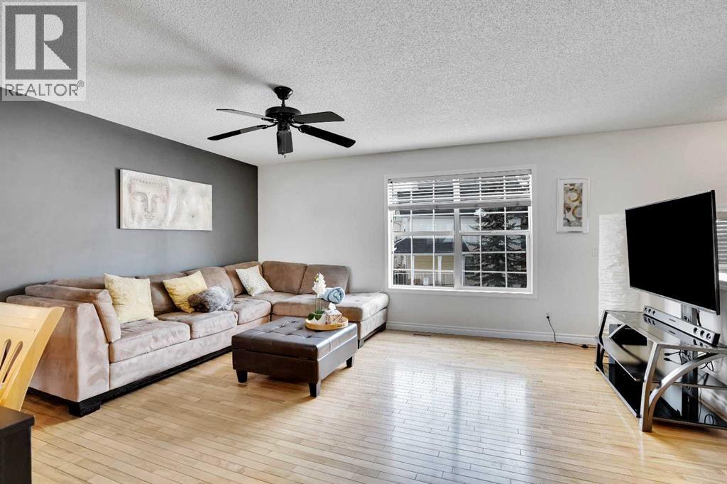 22 Prestwick Acres Lane Se, Calgary, Alberta  T2Z 3Y1 - Photo 3 - A2293565