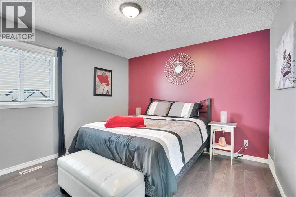 22 Prestwick Acres Lane Se, Calgary, Alberta  T2Z 3Y1 - Photo 17 - A2293565